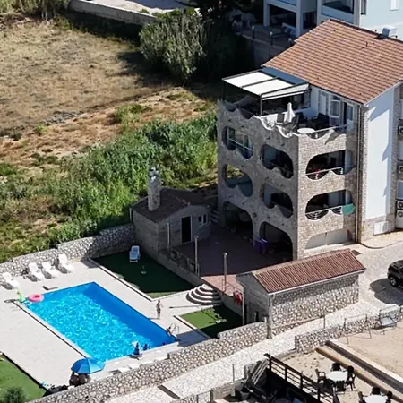 Pool Galeb * Pag Town