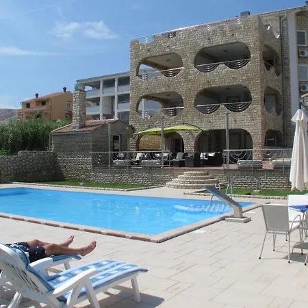 Apartamento Pool Galeb Pag Town