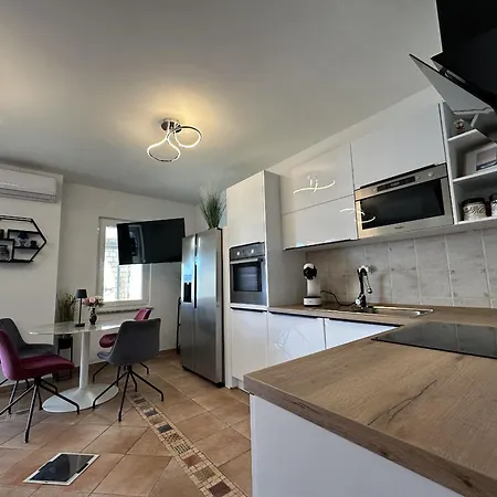 Apartamento Pool Galeb Pag Town