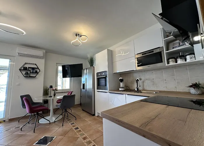 Apartman Pool Galeb Pag Town