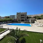 Apartman Pool Galeb Pag Town